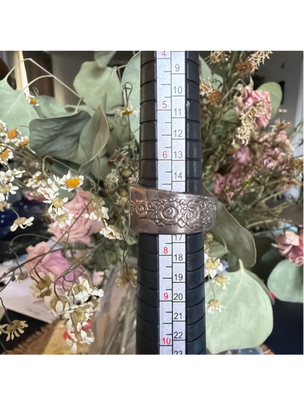 Rose Motif Women's Unbranded Floral Spoon Ring, size 8.5